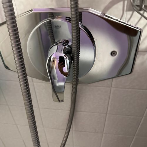 https://wwafoivymxhiaekkaivr.supabase.co/storage/v1/render/image/public/work_photos/5f655980-f4c0-4dc3-bb12-9103bbab4c04/image/590aba61-8af2-45b4-a364-bd1267c0f010?width=500&height=500